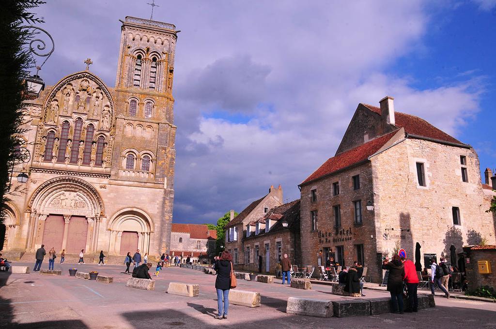 Sy-La Terrasse Hotel Vezelay Bagian luar foto